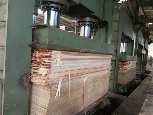Fancy Wood Veneer Santos Rosewood Man-Made Veneer Sheet 2050-3200mm Dla Instrumentów Muzycznych China Factory
