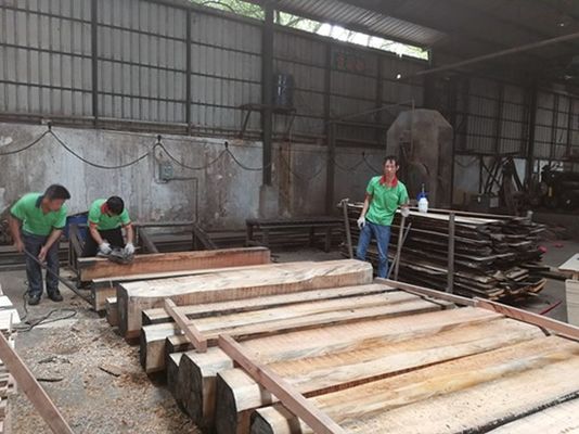 Fancy Wood Veneer Santos Rosewood Man-Made Veneer Sheet 2050-3200mm Dla Instrumentów Muzycznych China Factory