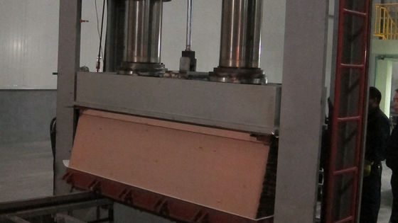 Poszycie drzwi OEM Fornir drewniany Dąb biały Żółty Pionowe ziarno H6205S 2500-3100 mm