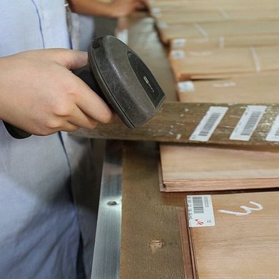 Masywne drewno Amerykańskie blachy wiórów klasy A dla ćwierć cięcia Korony ziarna naturalny kolor dla drzwi twarz 3200mm do góry