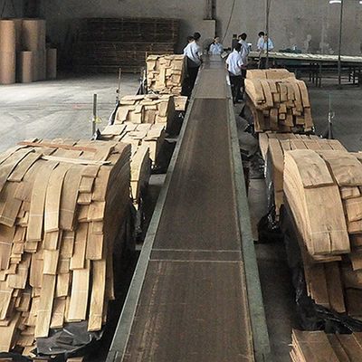 Masywne drewno Amerykańskie blachy wiórów klasy A dla ćwierć cięcia Korony ziarna naturalny kolor dla drzwi twarz 3200mm do góry