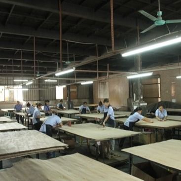Wysokiej klasy inżynieryjnie wykonane fałdery drewniane Srebrna strzałka SI.AW-X8023 Trójwymiarowe ziarno do dekoracji hotelowej China Factory