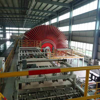 OSB2 Trójwarstwowa deska z radiatowym sosnem 2745mm Długość dla paneli nośnej