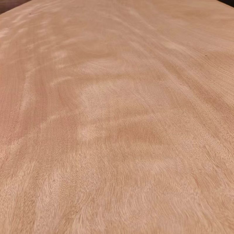 2440*1220 Cały kawałek Gabon Okume fazowanie drewna 0.2mm - 0.4mm Dla fabryki Fancy Panels
