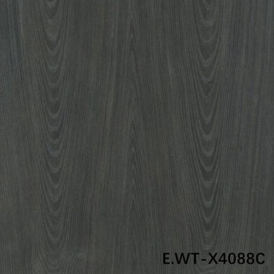 Wysokiej klasy inżynieryjnie wykończone fałdowanie drewna European Walnut E.WT-X4088C Crown Cut Black z 0,15-0,55 mm dla fabryki drzwi