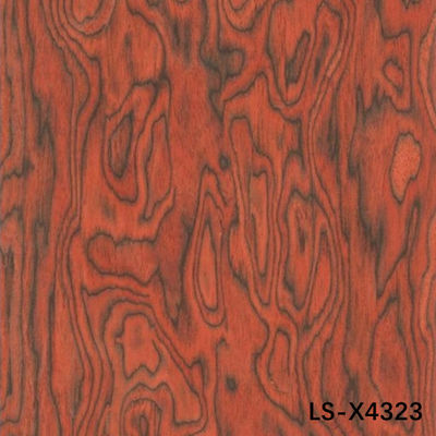 Czerwony kolor 2500-3100 mm Wyniki inżynieryjne drewna furniera do mebli